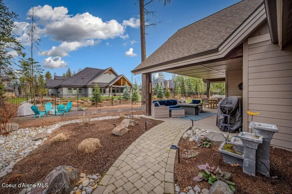 11674 N Arnicas Court Hayden ID 83835