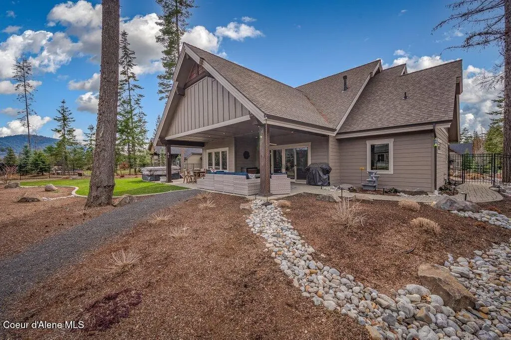 11674 N Arnicas Court Hayden ID 83835