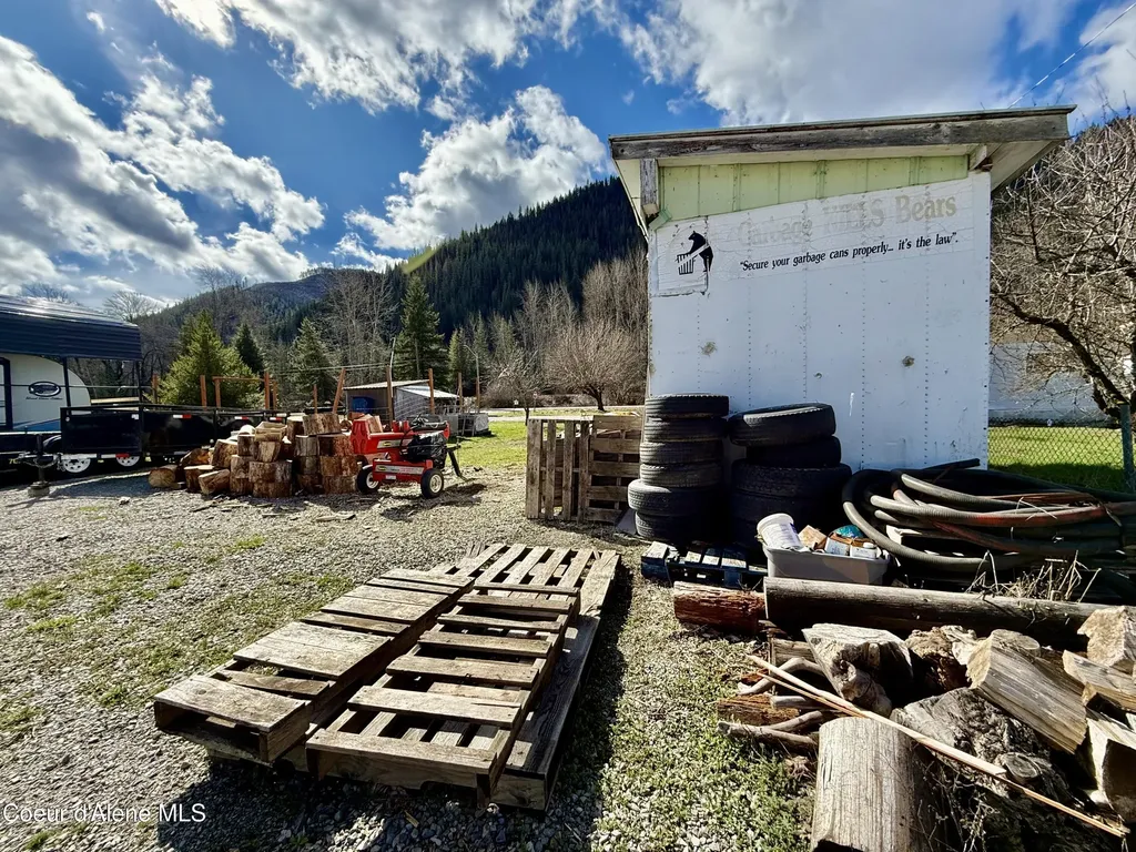 704 W Yellowstone Avenue Osburn ID 83849