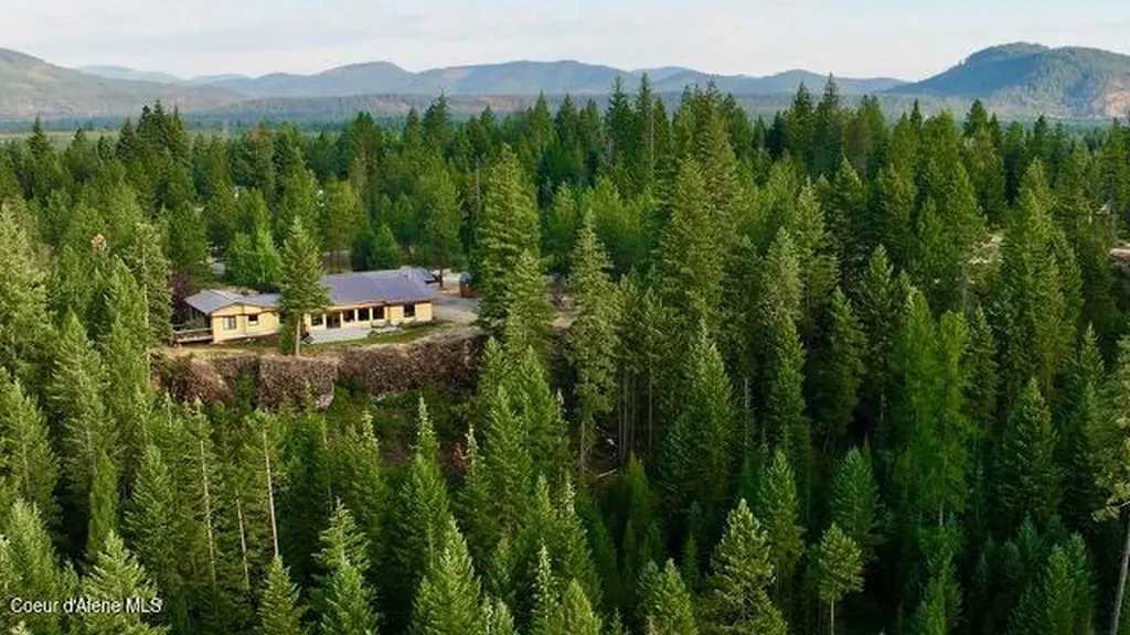 19712 N Cottagewood Lane Rathdrum ID 83858