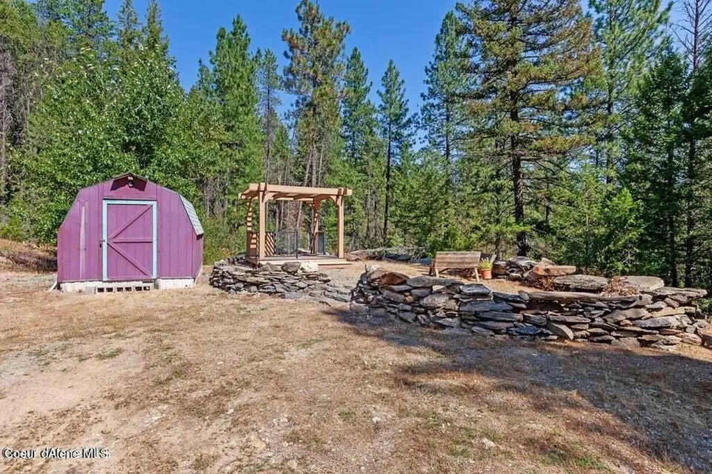 5600 W Spirit Lake Cuttoff Road Spirit Lake ID 83869