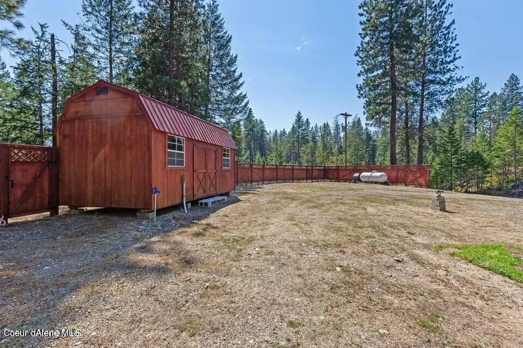 5600 W Spirit Lake Cuttoff Road Spirit Lake ID 83869