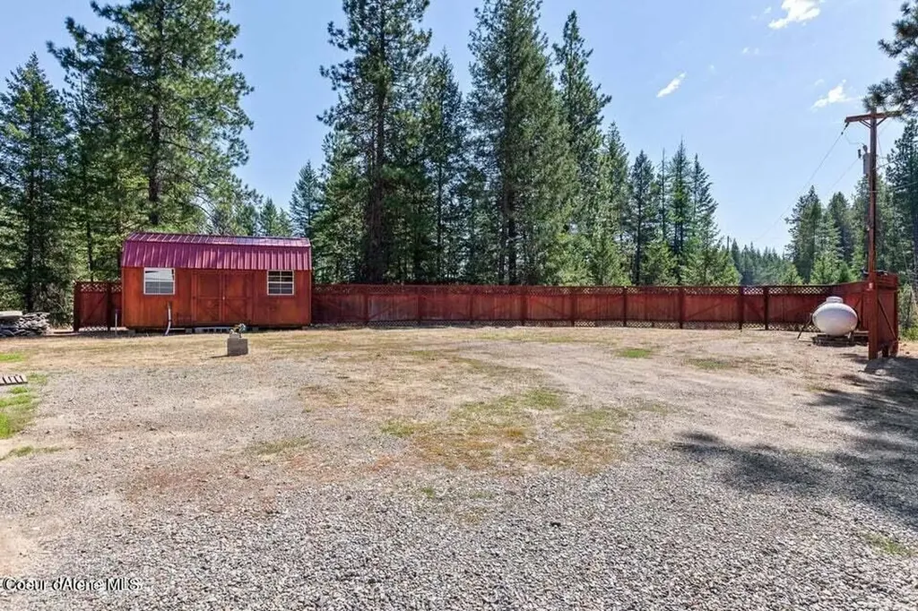 5600 W Spirit Lake Cuttoff Road Spirit Lake ID 83869