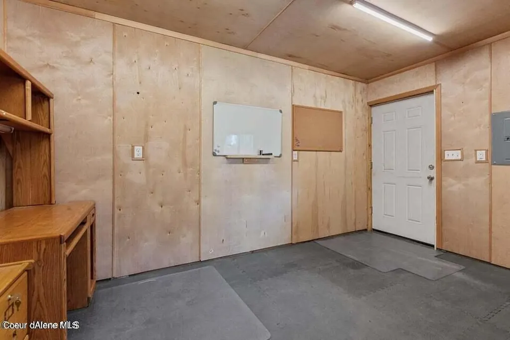 5600 W Spirit Lake Cuttoff Road Spirit Lake ID 83869
