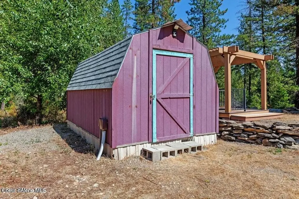 5600 W Spirit Lake Cuttoff Road Spirit Lake ID 83869
