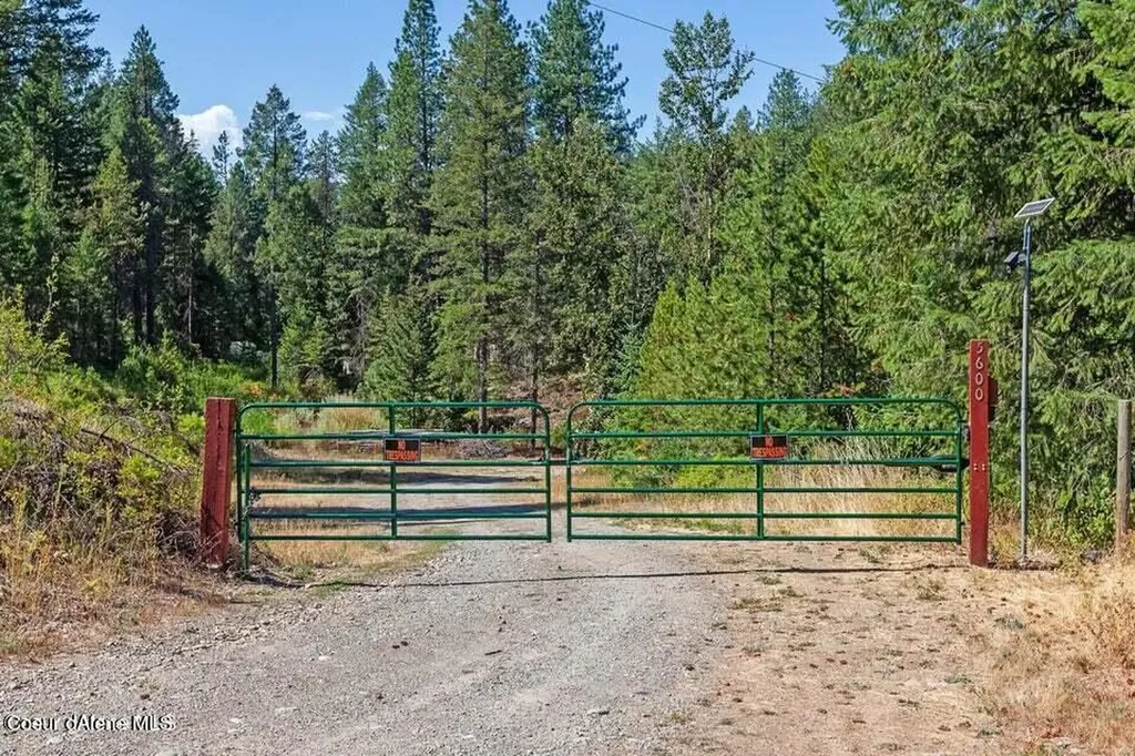 5600 W Spirit Lake Cuttoff Road Spirit Lake ID 83869