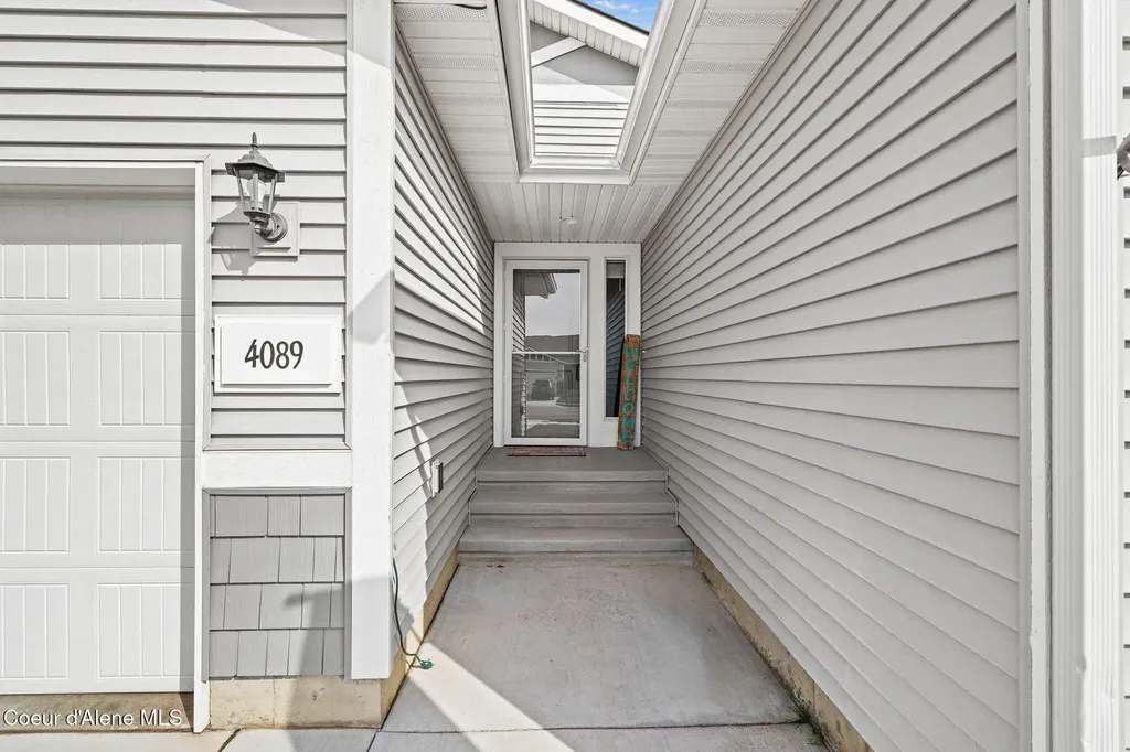 4089 W Belgrave Way Hayden ID 83835