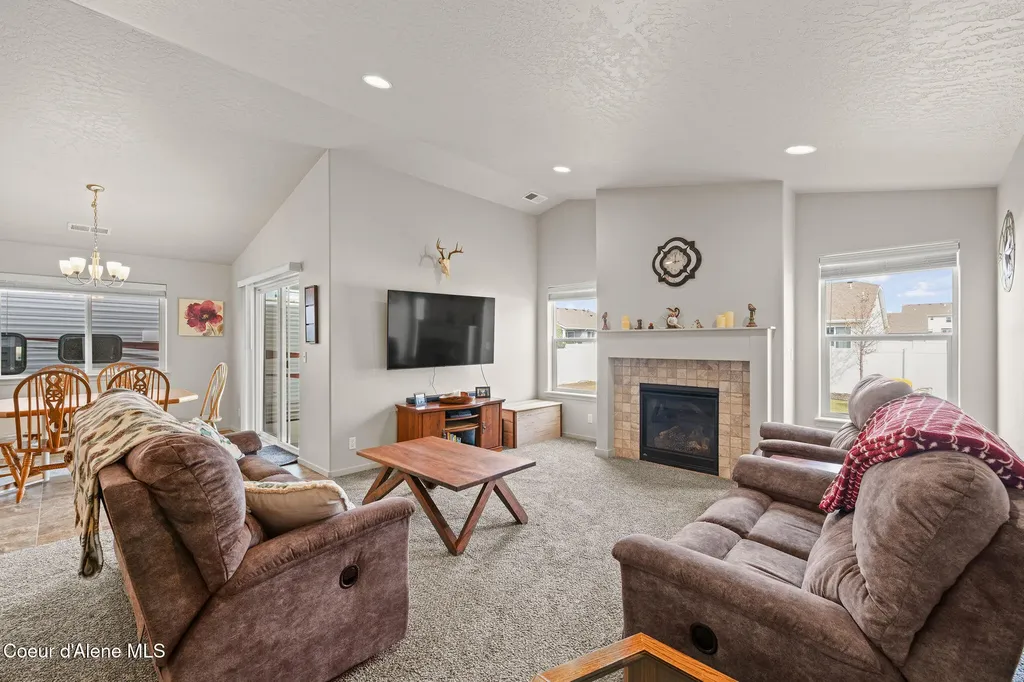 4089 W Belgrave Way Hayden ID 83835