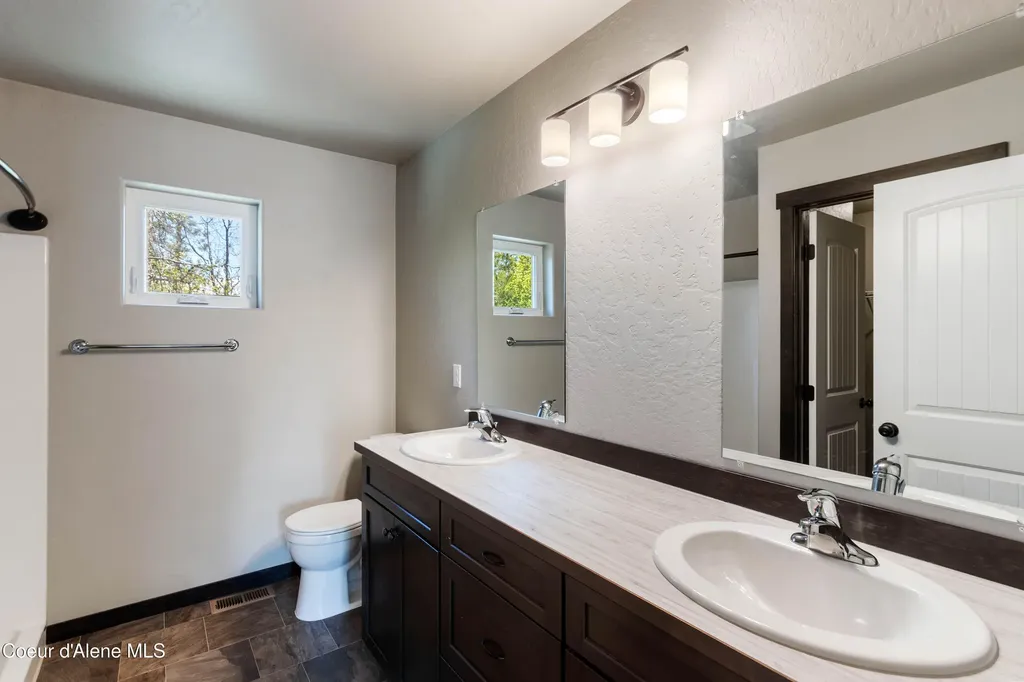 1279 Gypsy Bay Road Sagle ID 83860