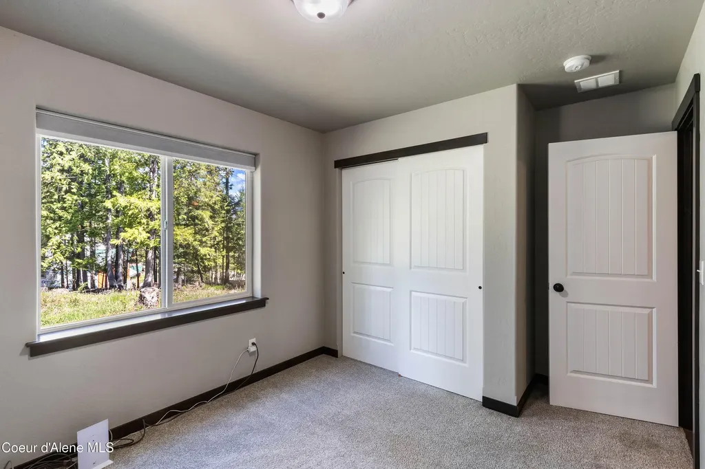 1279 Gypsy Bay Road Sagle ID 83860