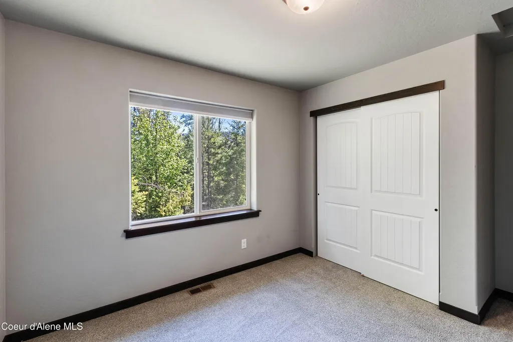 1279 Gypsy Bay Road Sagle ID 83860