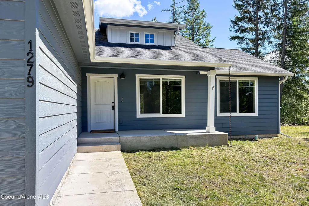 1279 Gypsy Bay Road Sagle ID 83860
