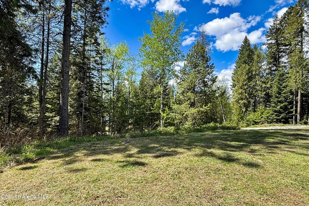 1279 Gypsy Bay Road Sagle ID 83860