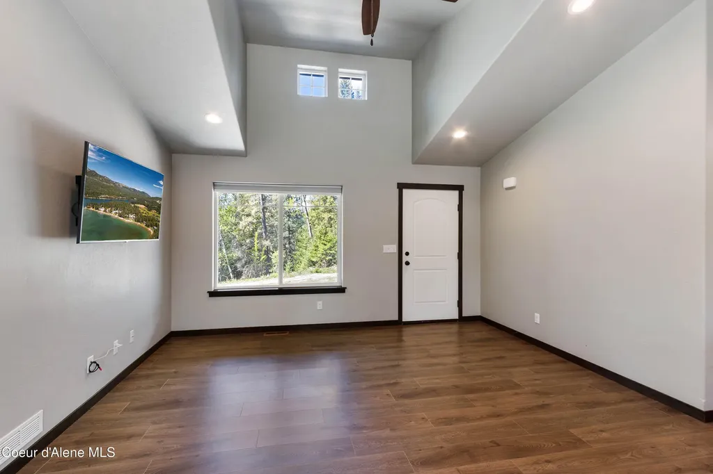1279 Gypsy Bay Road Sagle ID 83860