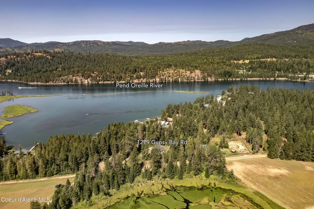 1279 Gypsy Bay Road Sagle ID 83860