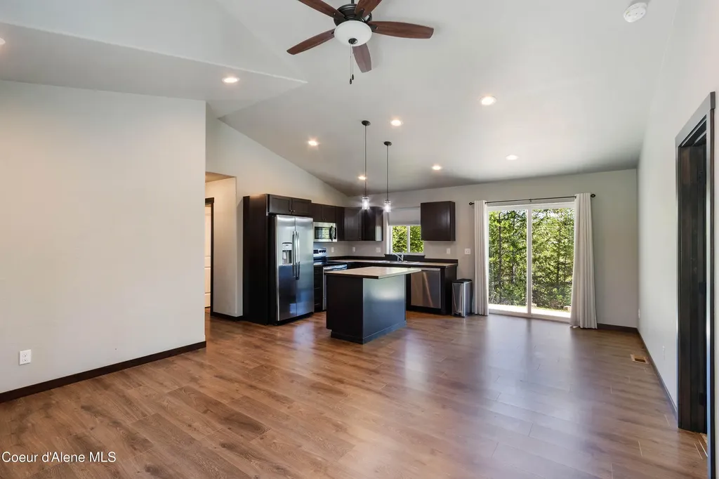 1279 Gypsy Bay Road Sagle ID 83860