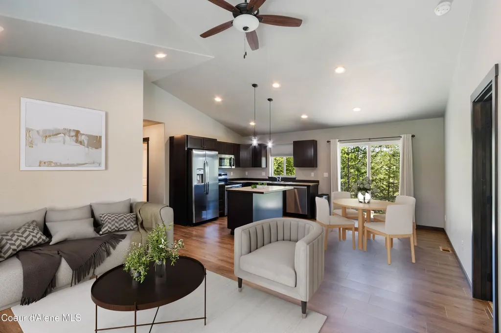 1279 Gypsy Bay Road Sagle ID 83860