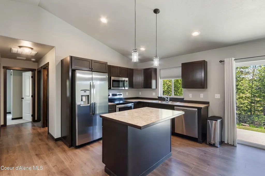 1279 Gypsy Bay Road Sagle ID 83860