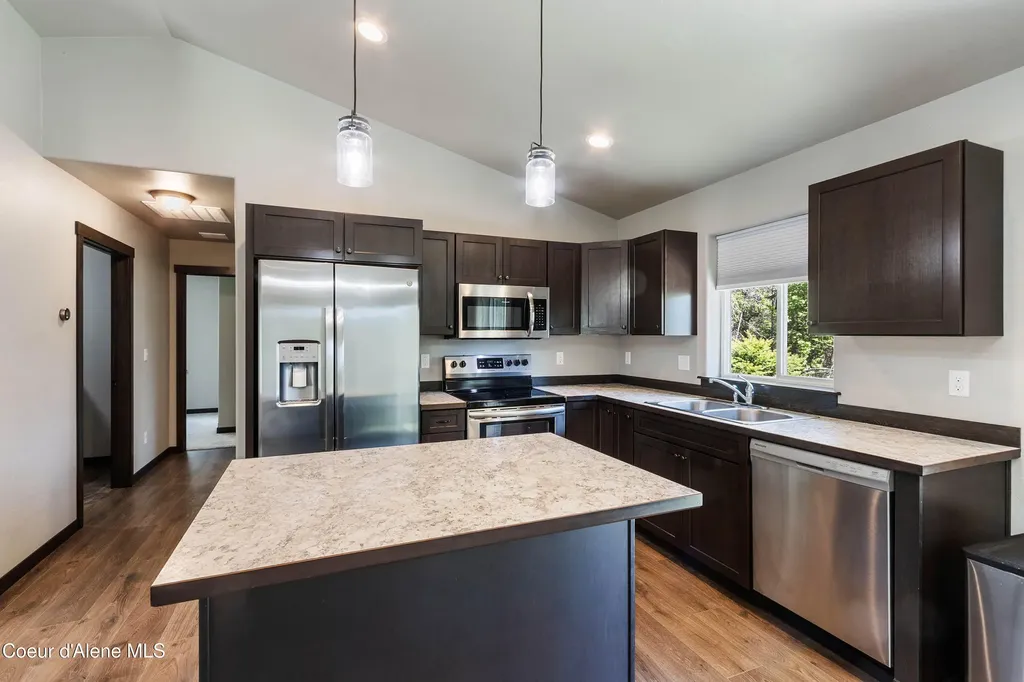 1279 Gypsy Bay Road Sagle ID 83860