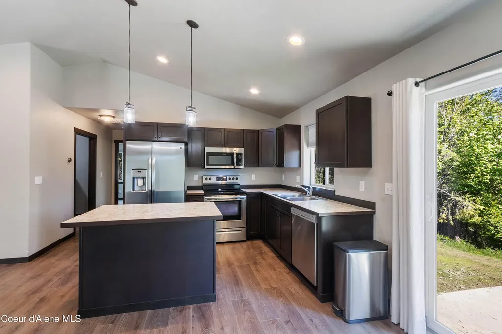 1279 Gypsy Bay Road Sagle ID 83860
