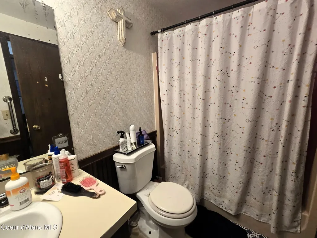 6225 W Rhode Island Street Spirit Lake ID 83869