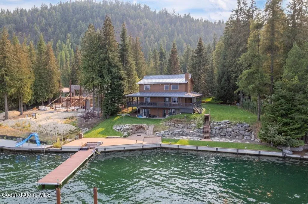 1671 Wooded Acres Drive Sagle ID 83860