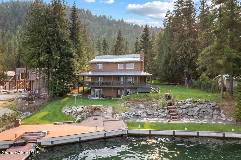 1671 Wooded Acres Drive Sagle ID 83860