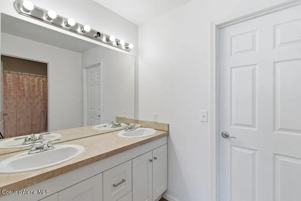1083 N Tubsgate Court Post Falls ID 83854