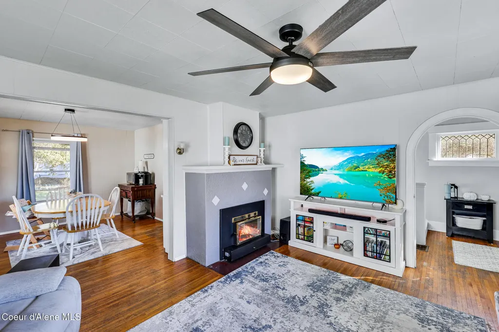 1924 W Indiana Avenue Spokane WA 99205