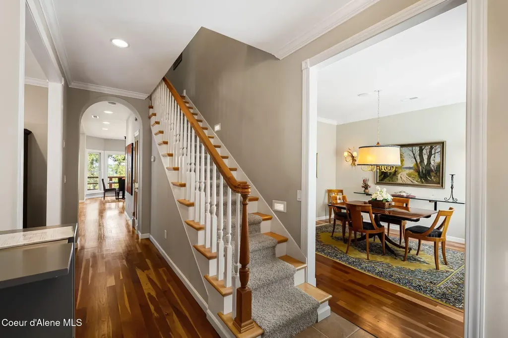 516 Kiebert Loop Hope ID 83836