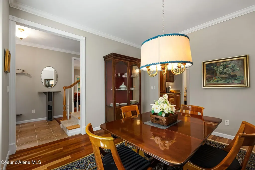 516 Kiebert Loop Hope ID 83836