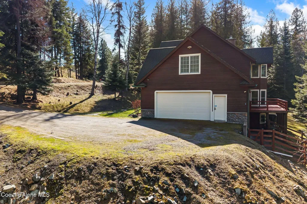 516 Kiebert Loop Hope ID 83836