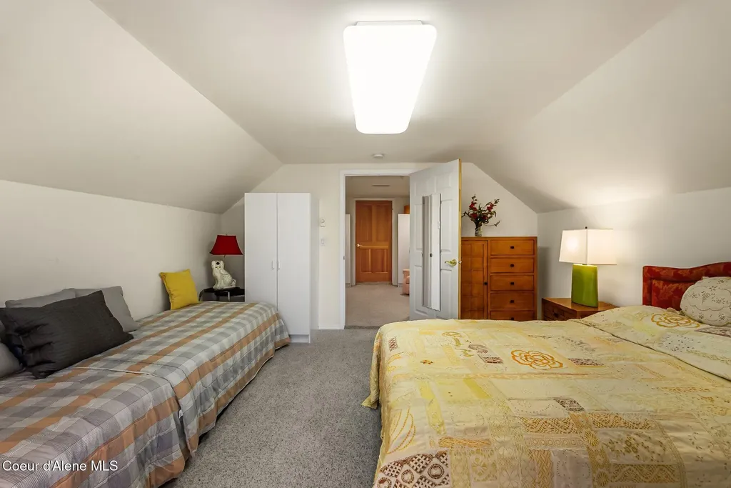 516 Kiebert Loop Hope ID 83836