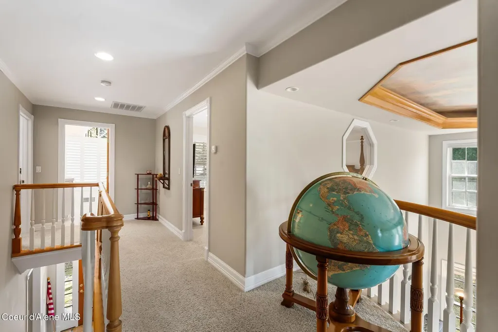 516 Kiebert Loop Hope ID 83836