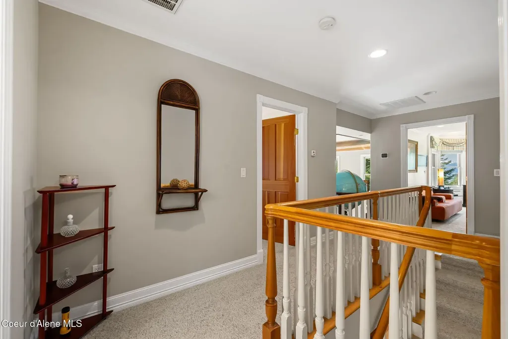 516 Kiebert Loop Hope ID 83836