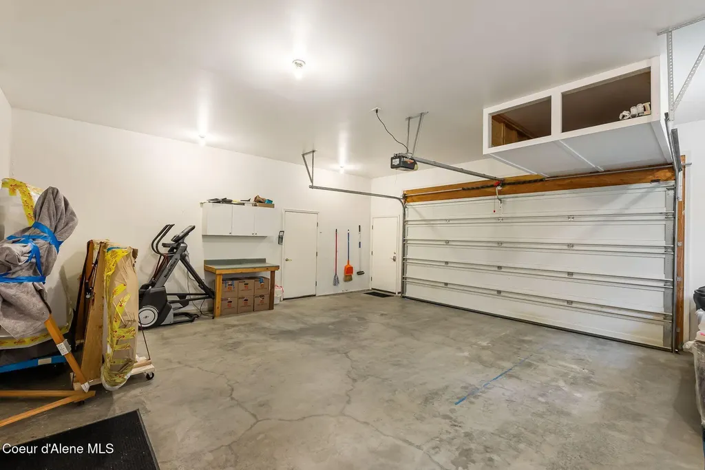 516 Kiebert Loop Hope ID 83836
