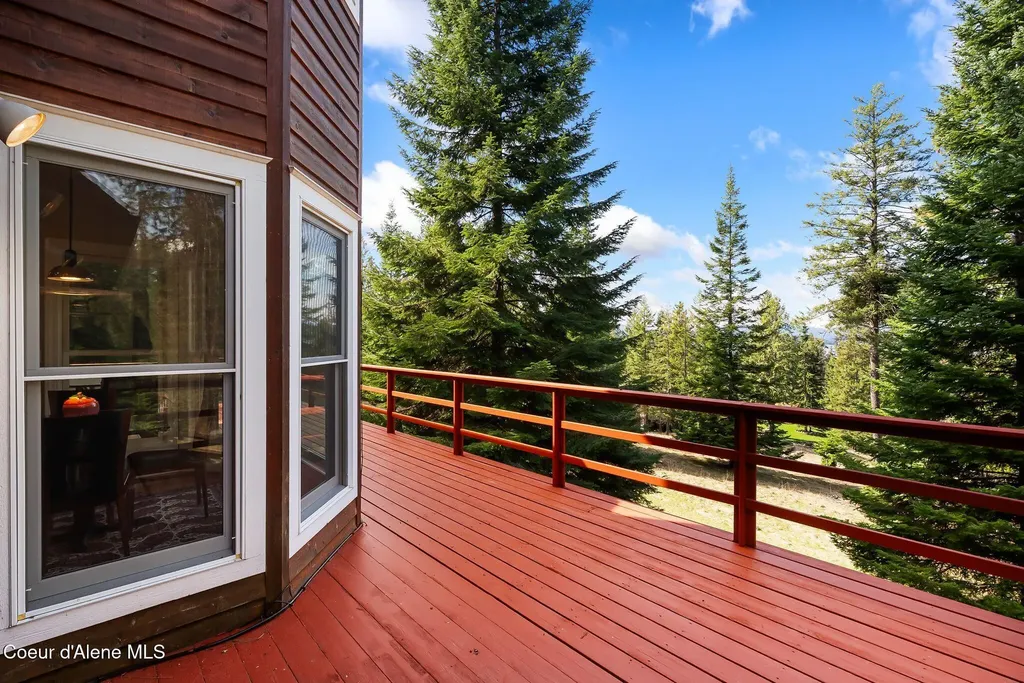 516 Kiebert Loop Hope ID 83836