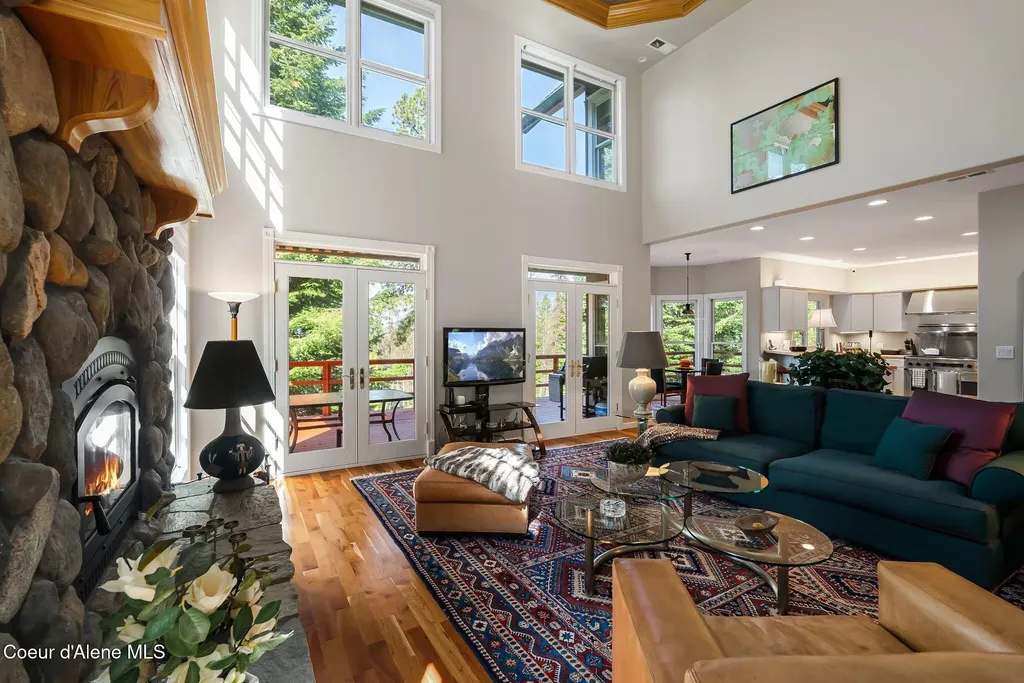 516 Kiebert Loop Hope ID 83836