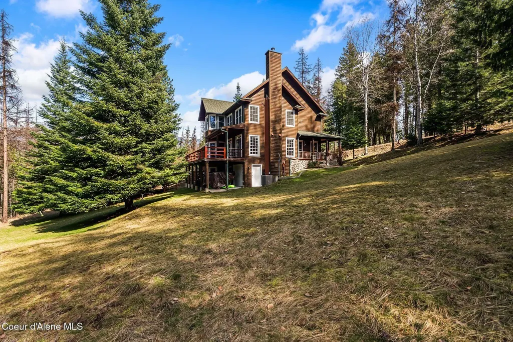516 Kiebert Loop Hope ID 83836