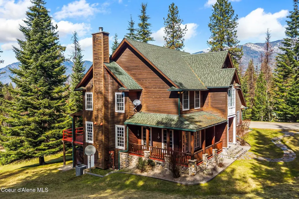 516 Kiebert Loop Hope ID 83836