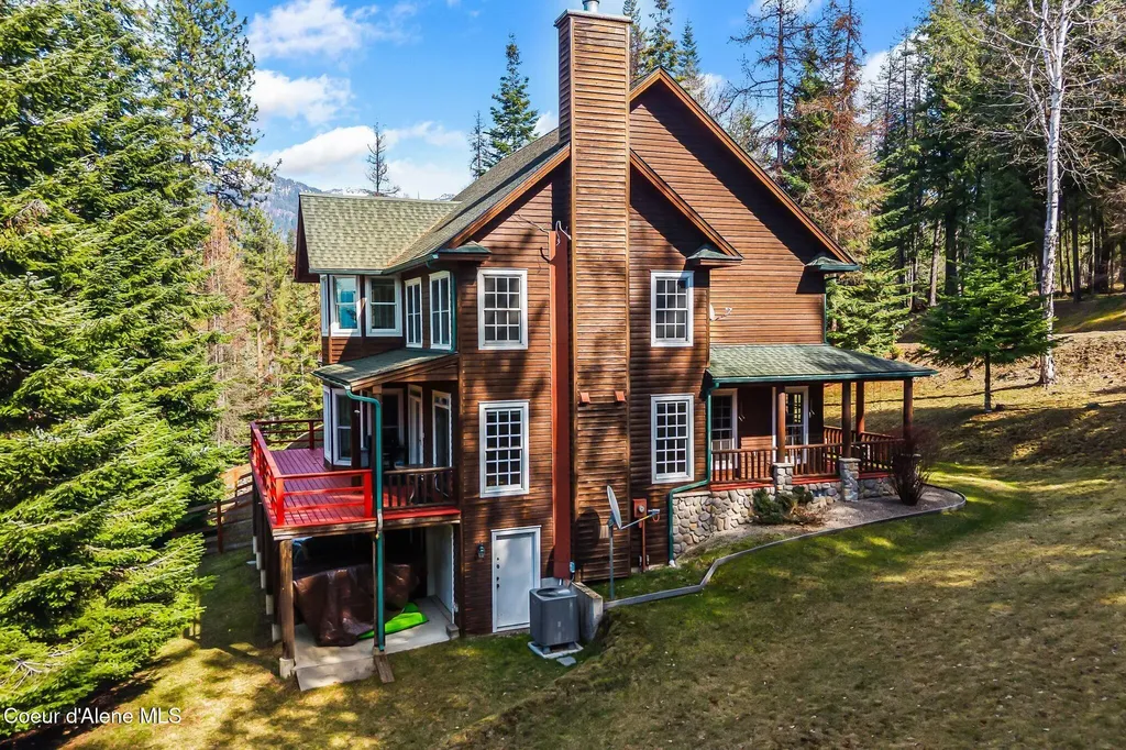 516 Kiebert Loop Hope ID 83836