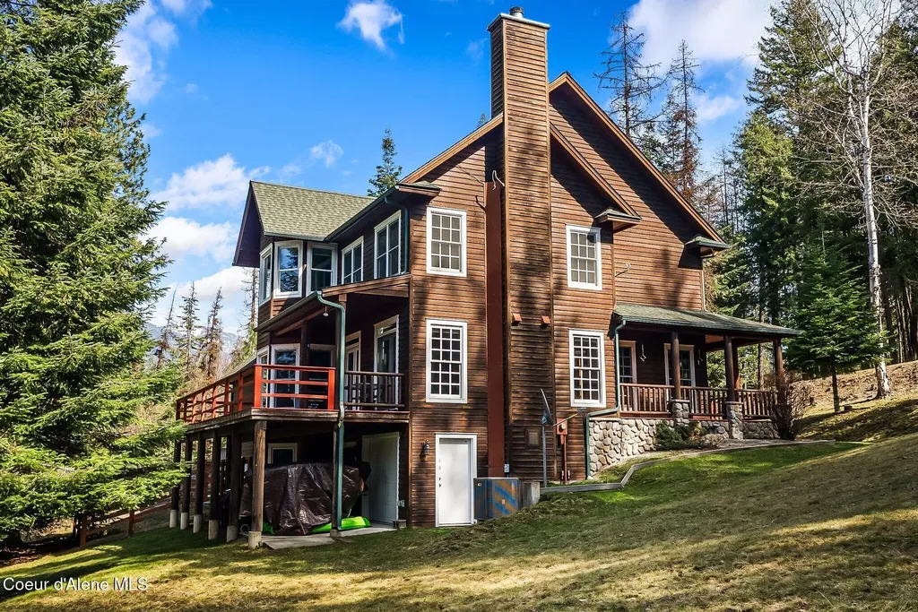 516 Kiebert Loop Hope ID 83836