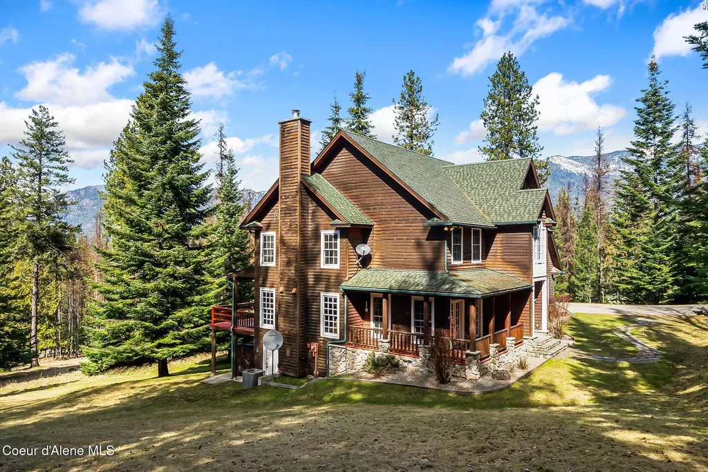 516 Kiebert Loop Hope ID 83836