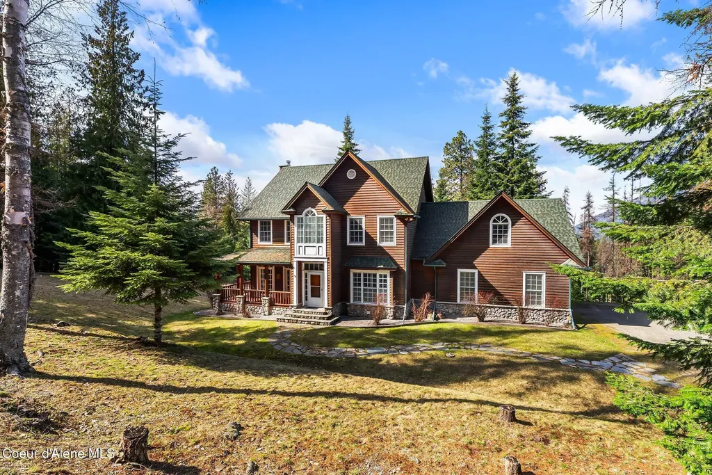 516 Kiebert Loop Hope ID 83836