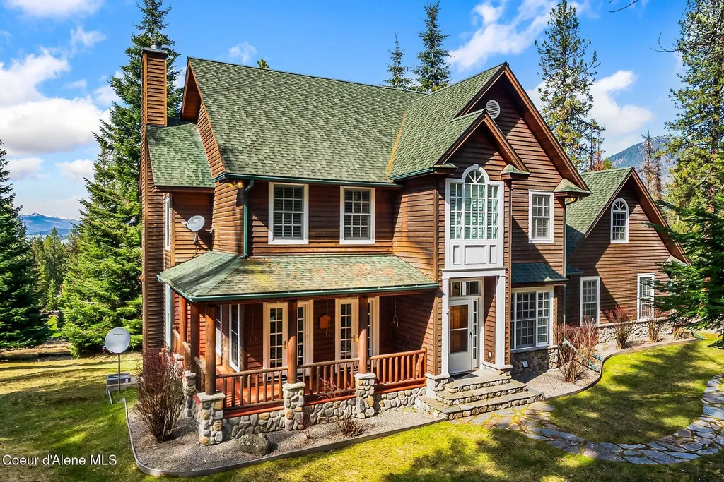 516 Kiebert Loop Hope ID 83836