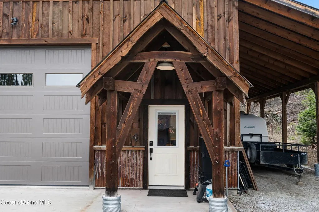 1569 Gooby Road Sandpoint ID 83864
