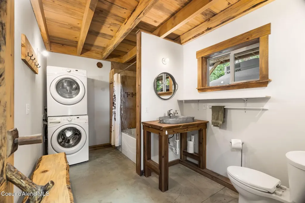 1569 Gooby Road Sandpoint ID 83864