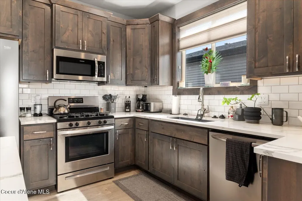 13986 N Rainier Loop Rathdrum ID 83858