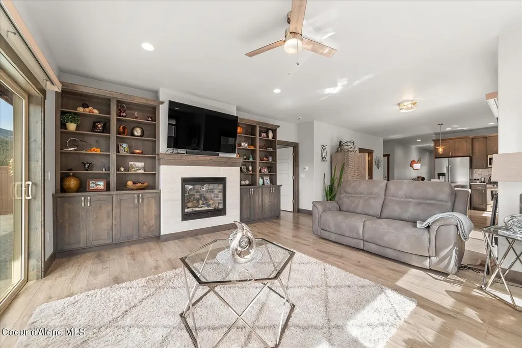 13986 N Rainier Loop Rathdrum ID 83858