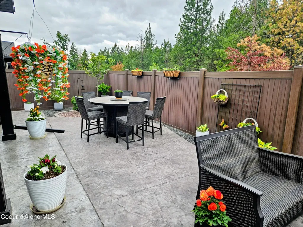 13986 N Rainier Loop Rathdrum ID 83858